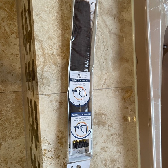 Hair extensions - Picture 3 of 4